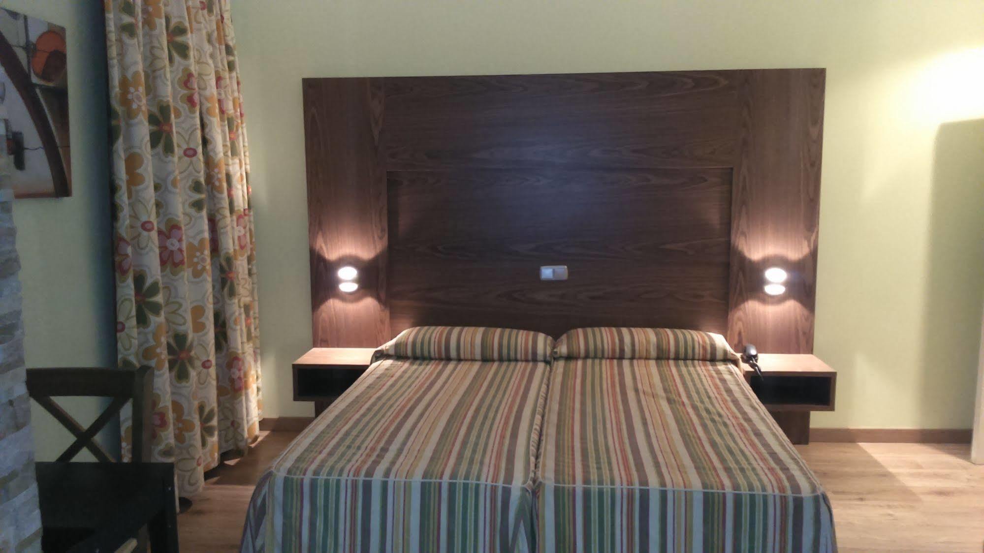 Ideal Hotel 2*